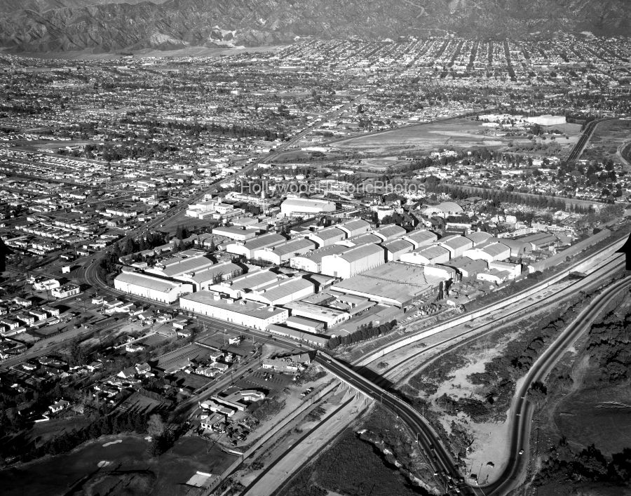 Burbank 1949 2 Warner Bros. Studios wm.jpg